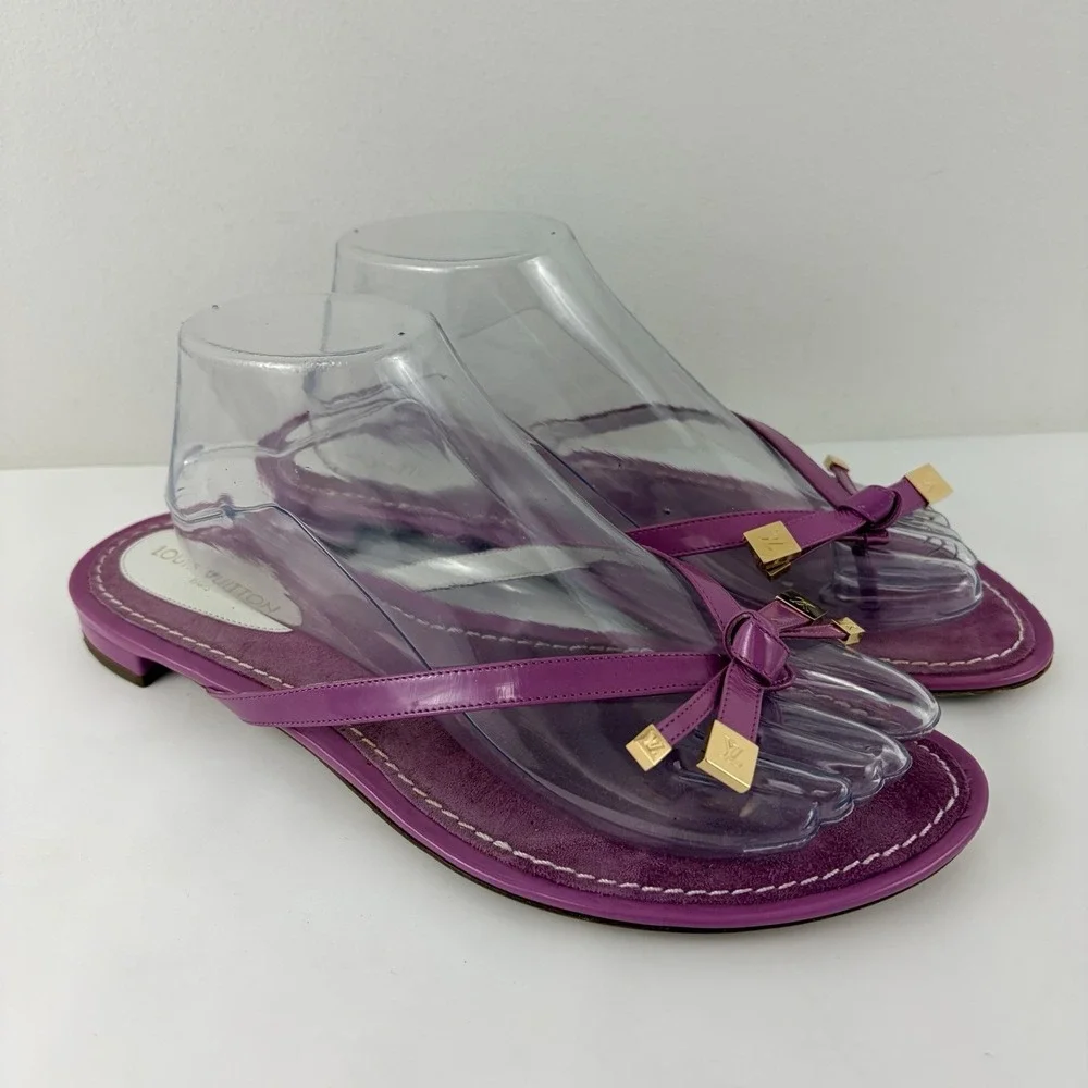 Louis Vuitton Women's Pink Leather Thong Sandals Size 40 Gold LV Charm Italy - Picture 9 of 9